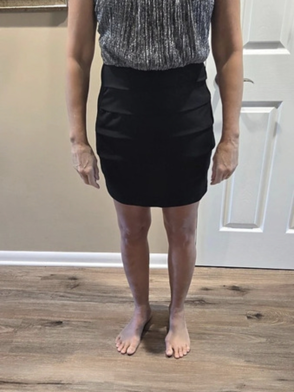 Sweet Storm Mini Dress in Black & Silver Size Large Like New. 35" Top To Bottom.